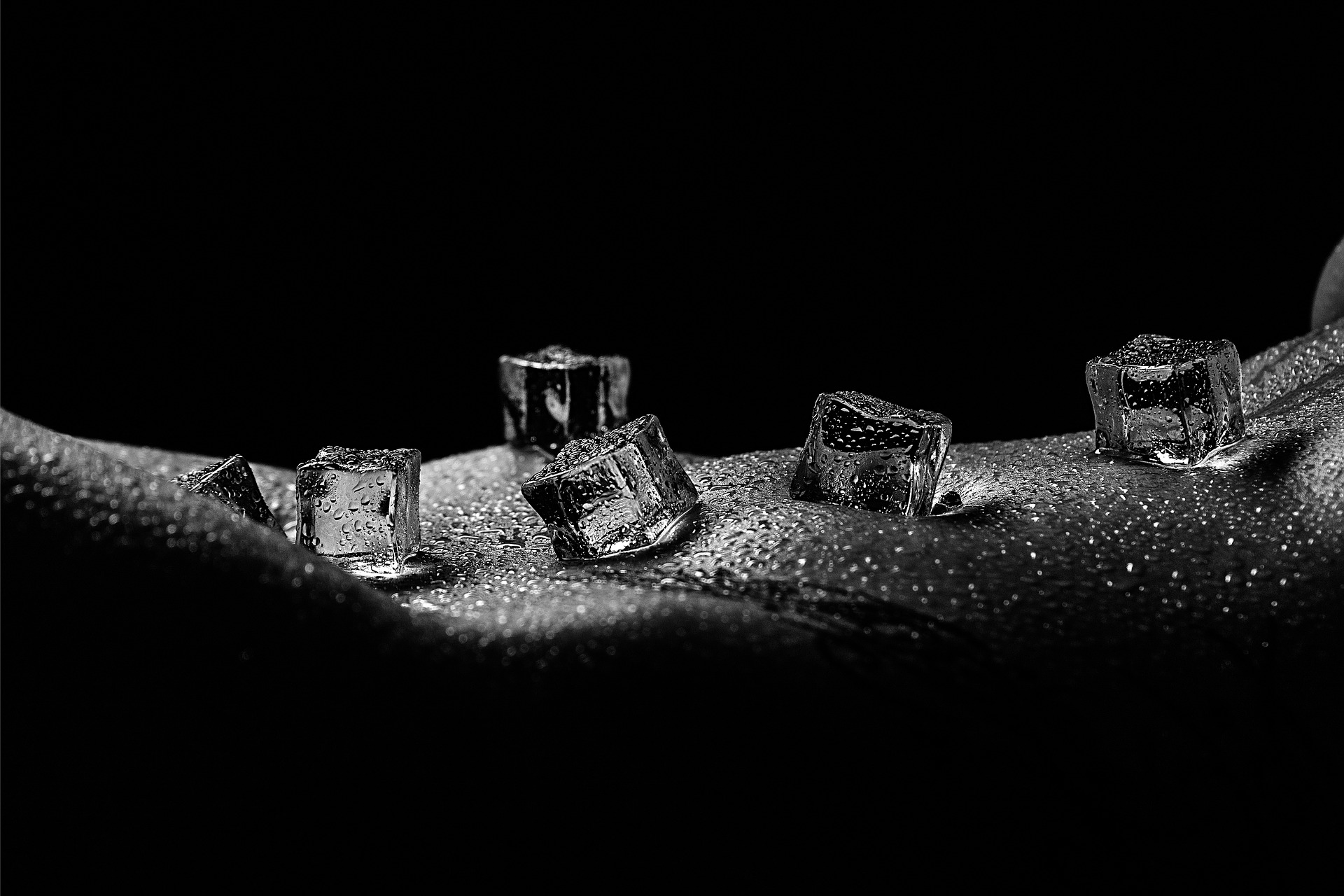ice-cubes-4313757_1920